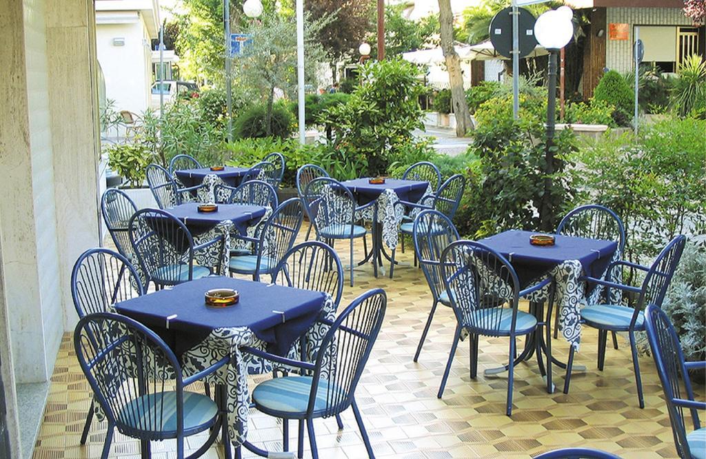Hotel Aquila D'Oro Misano Adriatico Exteriér fotografie