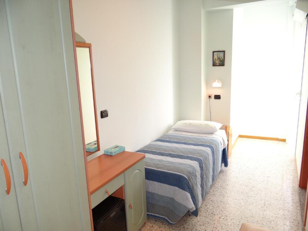 Hotel Aquila D'Oro Misano Adriatico Pokoj fotografie